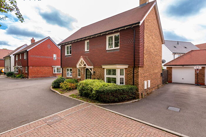 4 Bedroom Detached House For Sale In Seal Drive, Harrietsham, Maidstone, ME17