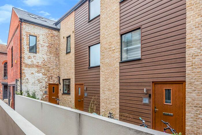 5 Bedroom End Of Terrace House To Rent In Merchants Row, Stour Street, Canterbury, CT1