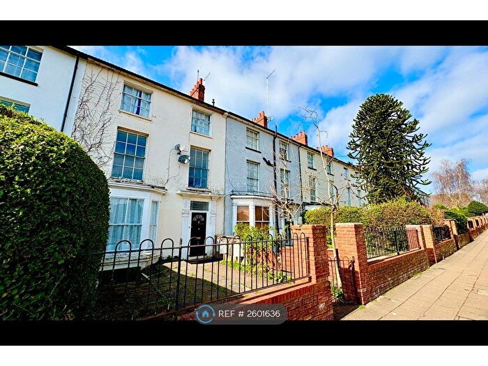 1 Bedroom Flat To Rent In Royal Terrace, Northampton, NN1