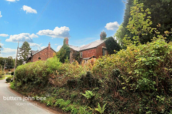 3 Bedroom Semi-Detached House For Sale In Pinfold Cottages, Northwich, CW8