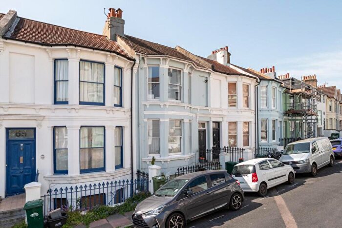 1 Bedroom Flat For Sale In Roundhill Crescent, Brighton, BN2