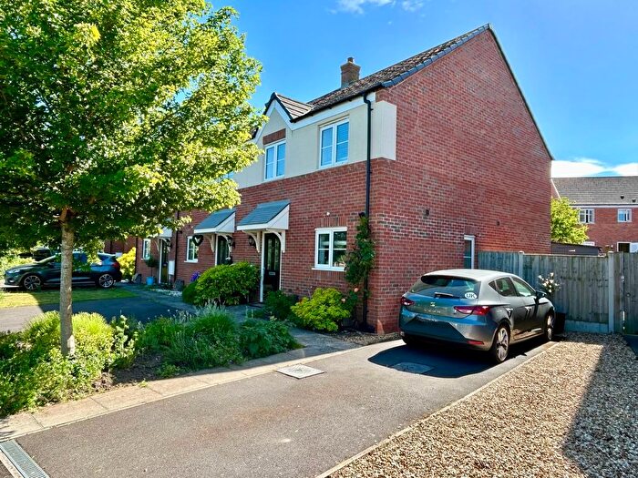 3 Bedroom End Terrace House For Sale In St. George Way, Newport, TF10