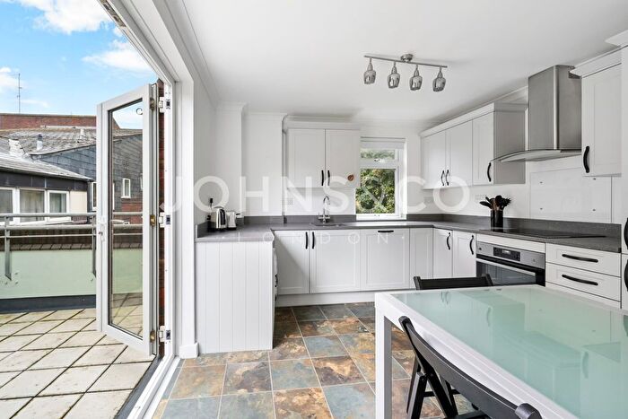 2 Bedroom Flat To Rent In Swan Passage, London, E1