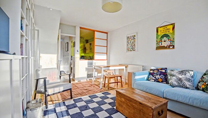 2 Bedroom Flat For Sale In Lamble Street, Gospel Oak, London, NW5