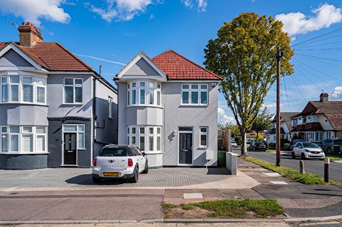 3 Bedroom Detached House For Sale In Sidewood Road, New Eltham, London, SE9