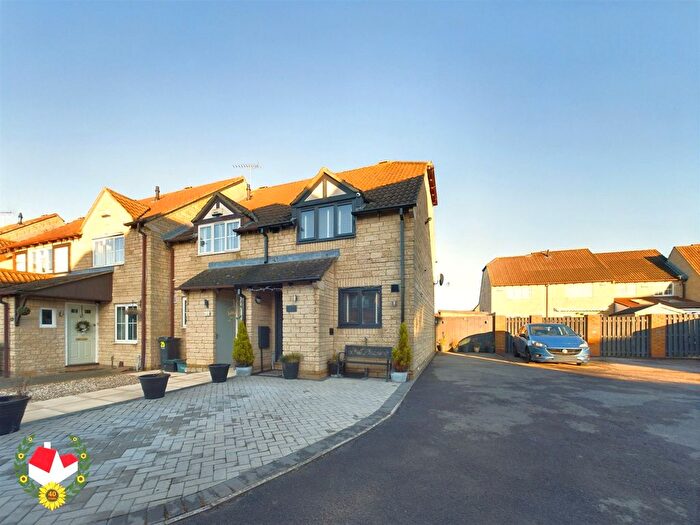2 Bedroom End Of Terrace House For Sale In Waterside Close, Quedgeley, GL2