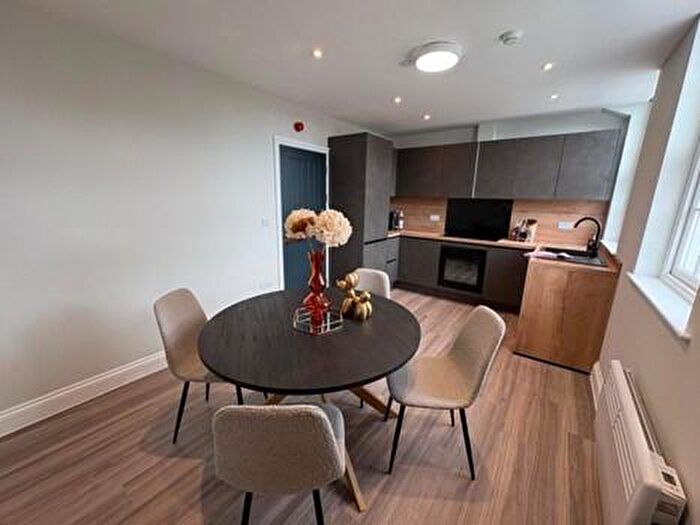 3 Bedroom Town House To Rent In James Street, Cardiff Bay, CF10