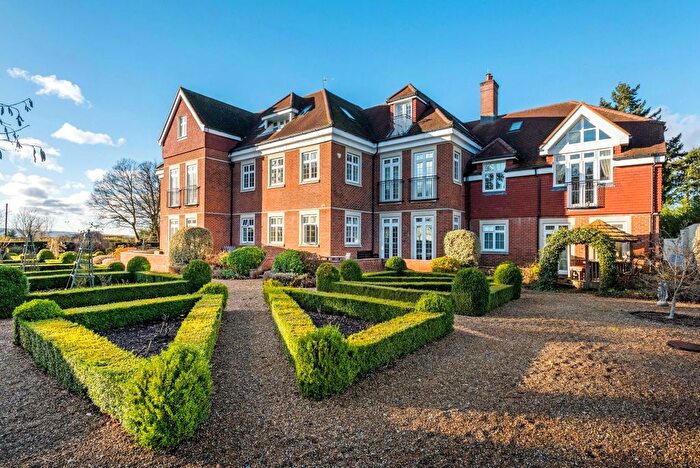 2 Bedroom Flat To Rent In Flanchford Road, Reigate, RH2