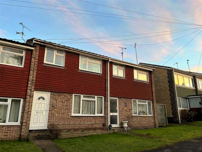 3 Bedroom Terraced House To Rent In Falkland Garth, Newbury RG14