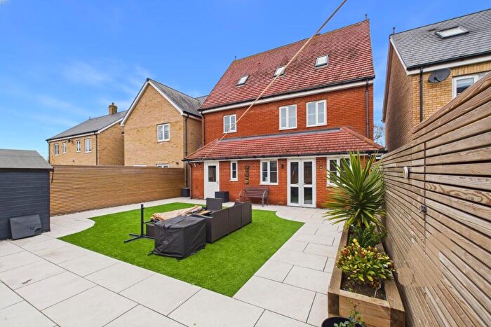 5 Bedroom Detached House For Sale In Ipswich Road, Colchester, CO4