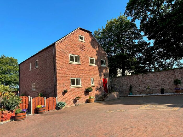 4 Bedroom Detached House For Sale In North Street, West Butterwick, Scunthorpe, DN17