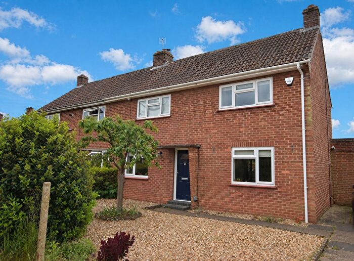 3 Bedroom Semi-Detached House To Rent In Old Pound Close, Hemingford Grey, PE28