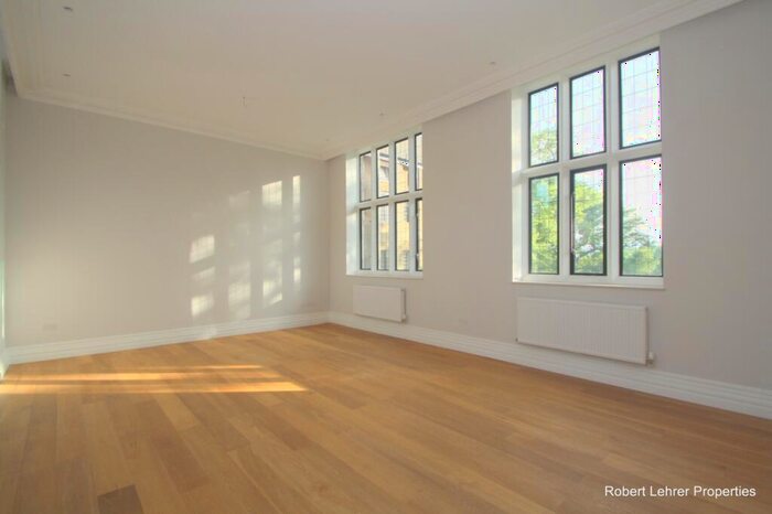 2 Bedroom Flat To Rent In Courtyard House, The Ridgeway, Mill Hill, NW7