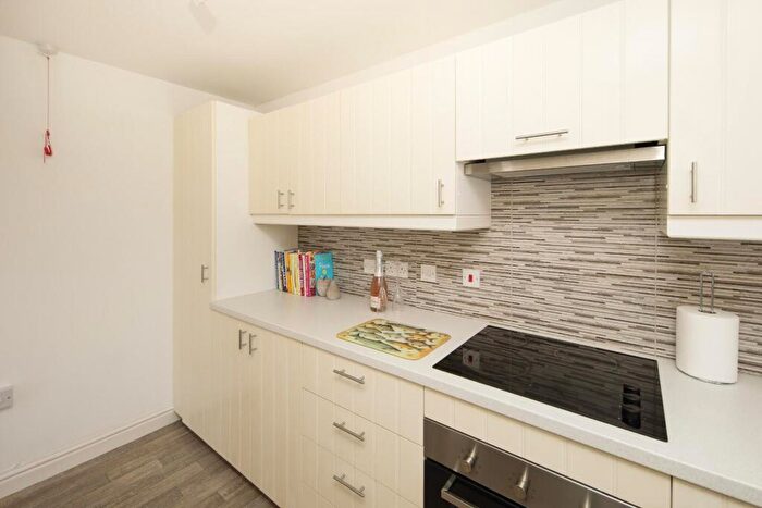 1 Bedroom Flat For Sale In Oakfield House, Binswood Avenue, Leamington Spa, CV32