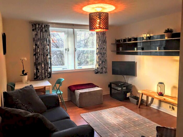 1 Bedroom Flat To Rent In Castle Wynd South, Grassmarket, EH1