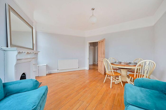 2 Bedroom Flat To Rent In Barrowgate Road, Chiswick, London, W4