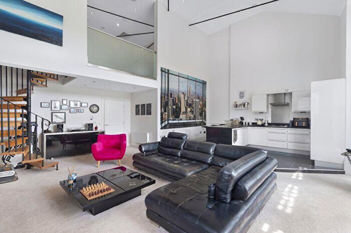 3 Bedroom Penthouse For Sale In Aysgarth Court, Menston, LS29