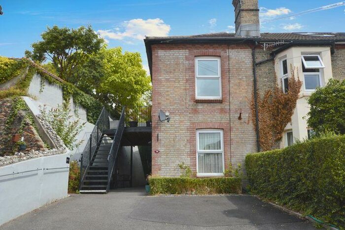 1 Bedroom Flat To Rent In Hartington Road, Salisbury, SP2