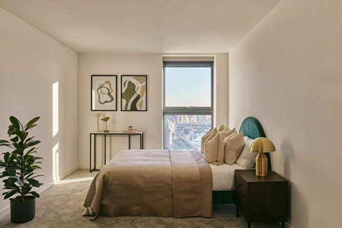 2 Bedroom Flat To Rent In Warroch Path, Glasgow, G3