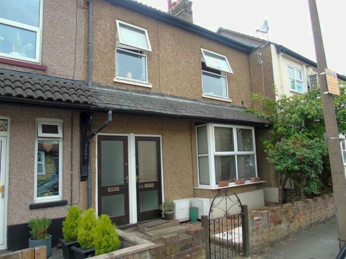 1 Bedroom Flat To Rent In Victoria Road, Watford, WD24