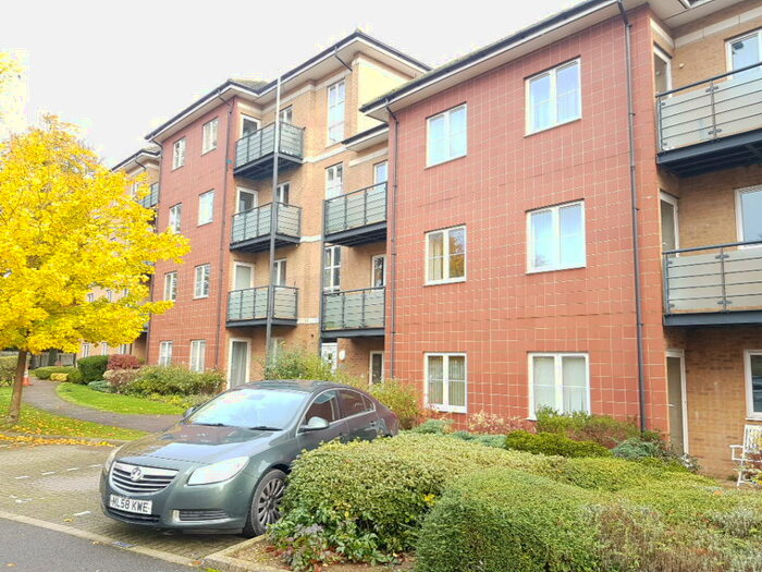 1 Bedroom Flat To Rent In The Parklands, Dunstable, LU5