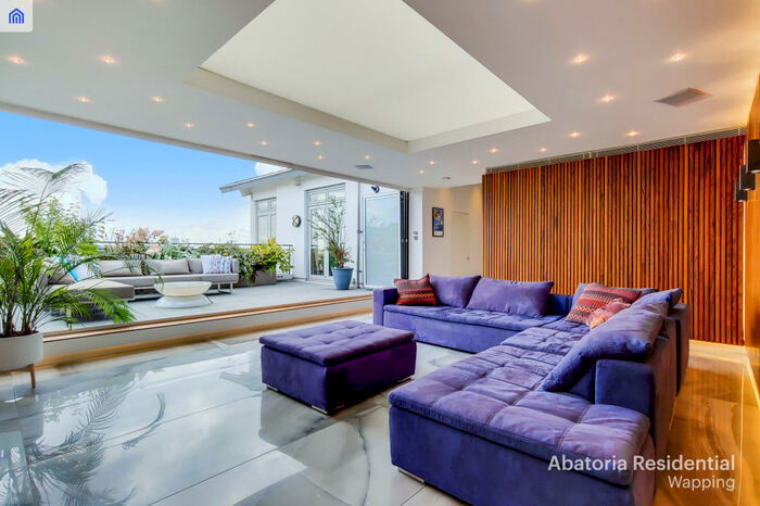 3 Bedroom Apartment To Rent In Merganser Court, Star Place, London, E1W