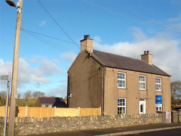 2 Bedroom Detached House For Sale In Caernarfon, Gwynedd, LL54