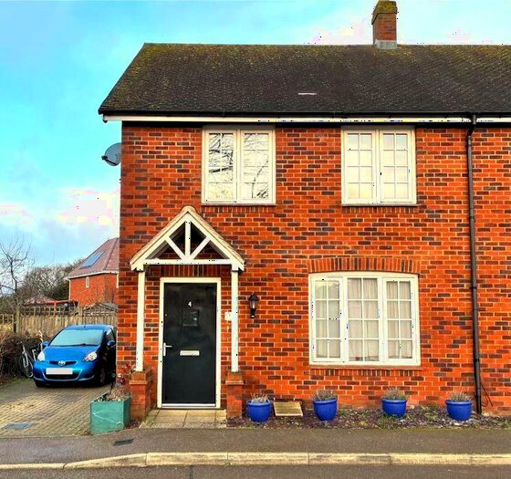 3 Bedroom Semi-Detached House For Sale In Castlefield, Preston, SG4