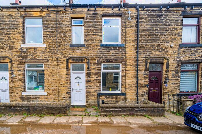 2 Bedroom Terraced House For Sale In Gaythorne Terrace, Halifax, HX3
