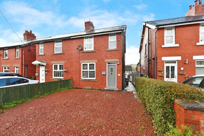 2 Bedroom Semi-Detached House For Sale In Hayfield Road, New Mills, High Peak, Derbyshire, SK22