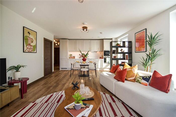 2 Bedroom Flat For Sale In Caxton Road, London, N22