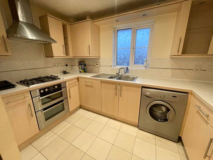 2 Bedroom Flat To Rent In Amis Walk, Horfield, Bristol, BS7