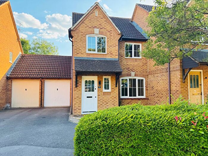 3 Bedroom Semi-Detached House To Rent In Hudson Way, Swindon, SN25