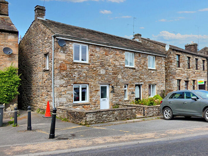 2 Bedroom End Of Terrace House For Sale In The Holme, Hawes, DL8