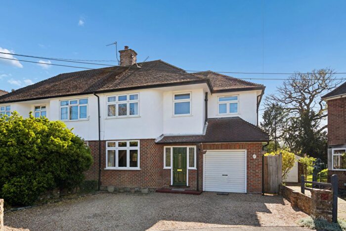 4 Bedroom Semi-detached House For Sale In Chestnut Close, Amersham, HP6