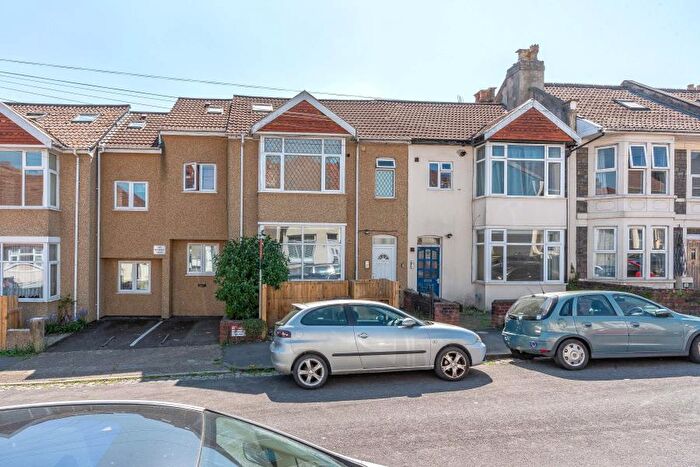 1 Bedroom Flat To Rent In Beverley Court - Horfield, BS7