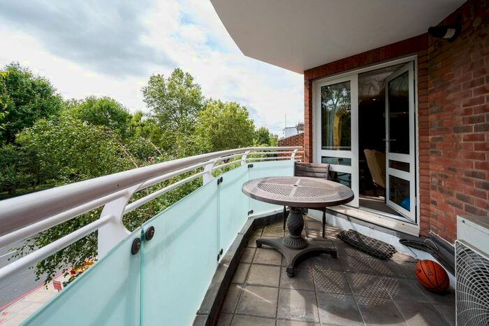 3 Bedroom Flat To Rent In St Johns Wood, St John's Wood, London, NW8