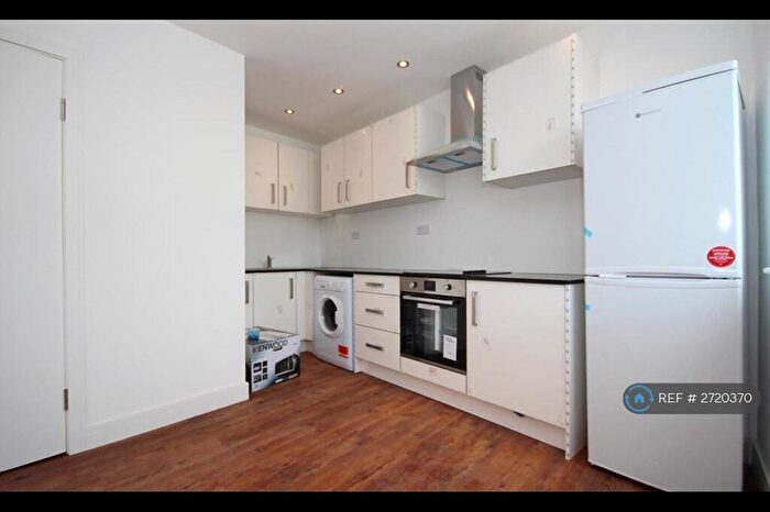 Studio To Rent In Park Royal Road, London, NW10