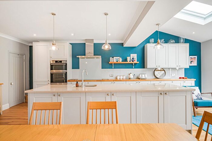 4 Bedroom Semi-detached House For Sale In Riefield Road, Eltham Heights, SE9