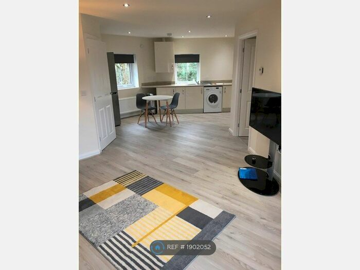 2 Bedroom Flat To Rent In Mistle Court, Coventry, CV4