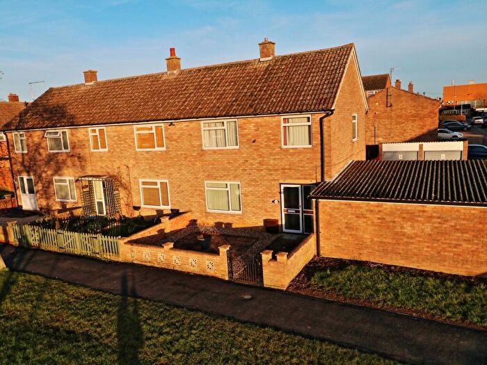 3 Bedroom End Of Terrace House For Sale In Childs Pond Road, St Neots, PE19