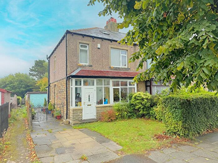 3 Bedroom Semi-Detached House For Sale In Lindley Drive, Off Poplar Grove, Bradford, BD7