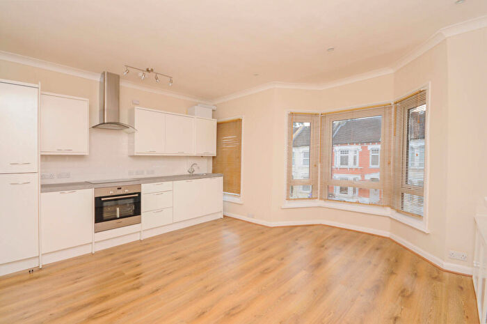 2 Bedroom Flat To Rent In Boswell Road, Thornton Heath, CR7