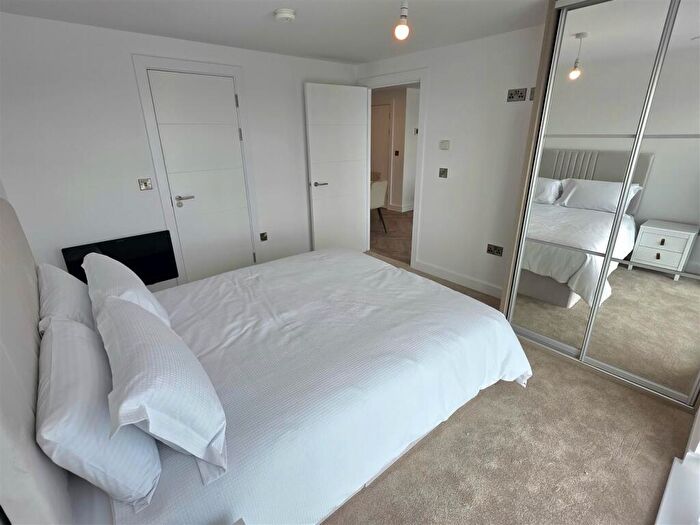 2 Bedroom Apartment To Rent In Chapmans Yard, Upper Gough Street, Birmingham, B1