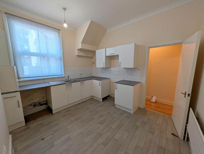 1 Bedroom Ground Maisonette To Rent In Fernham Road, Thornton Heath, CR7