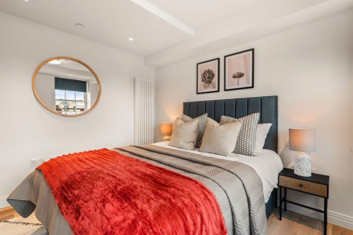 1 Bedroom Flat To Rent In Rodney House, Dolphin Square, Chichester Street, London Lx, London, SW1V