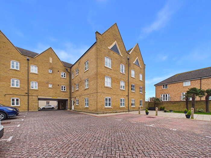 2 Bedroom Flat For Sale In Britannia Avenue, Shoreham By Sea, BN43