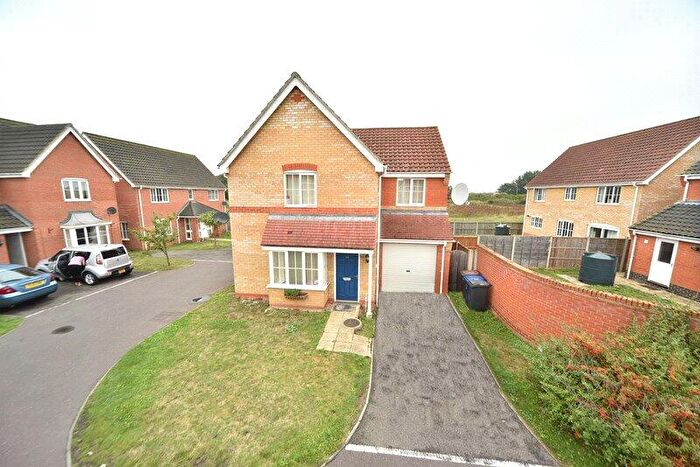 3 Bedroom Detached House To Rent In Linden Walk, Beck Row, Bury St. Edmunds, Suffolk, IP28