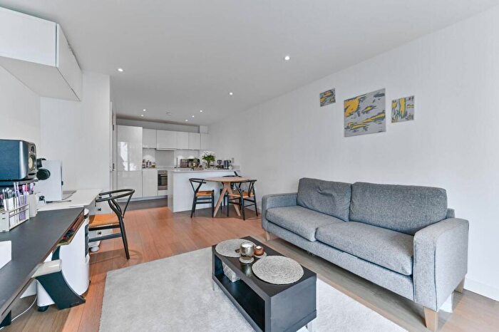 1 Bedroom Flat For Sale In Saffron Central Square, East Croydon, Croydon, CR0