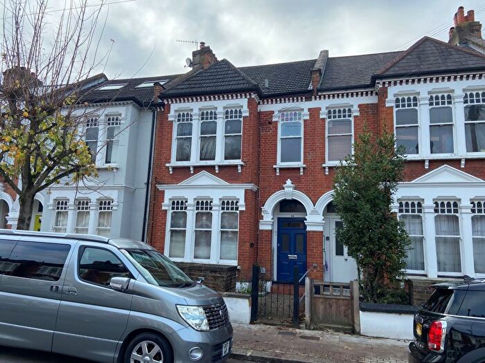 1 Bedroom Flat For Sale In First Floor Flat, Louisville Road, London, Wandsworth, SW17